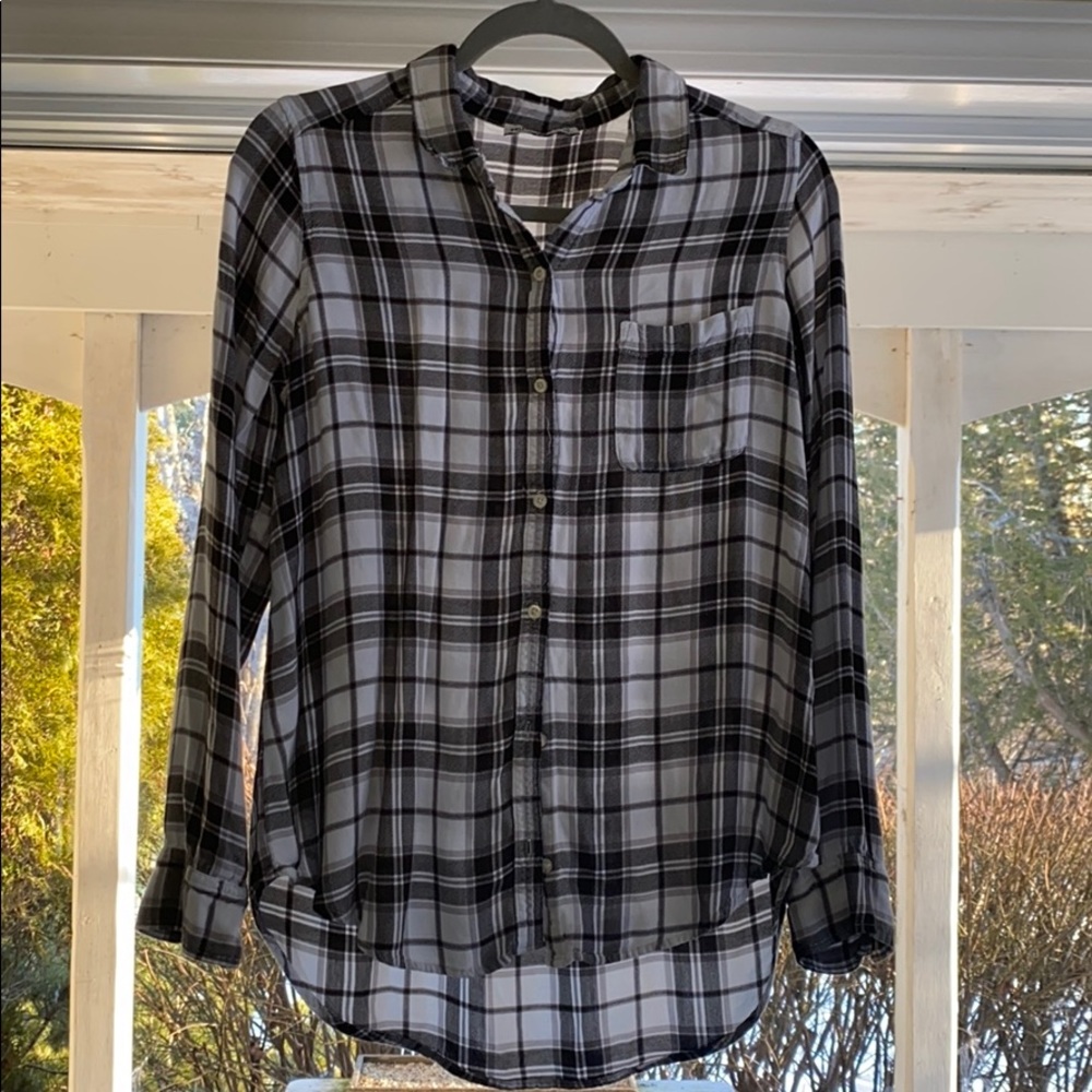 Hollister black & white plaid shirt
